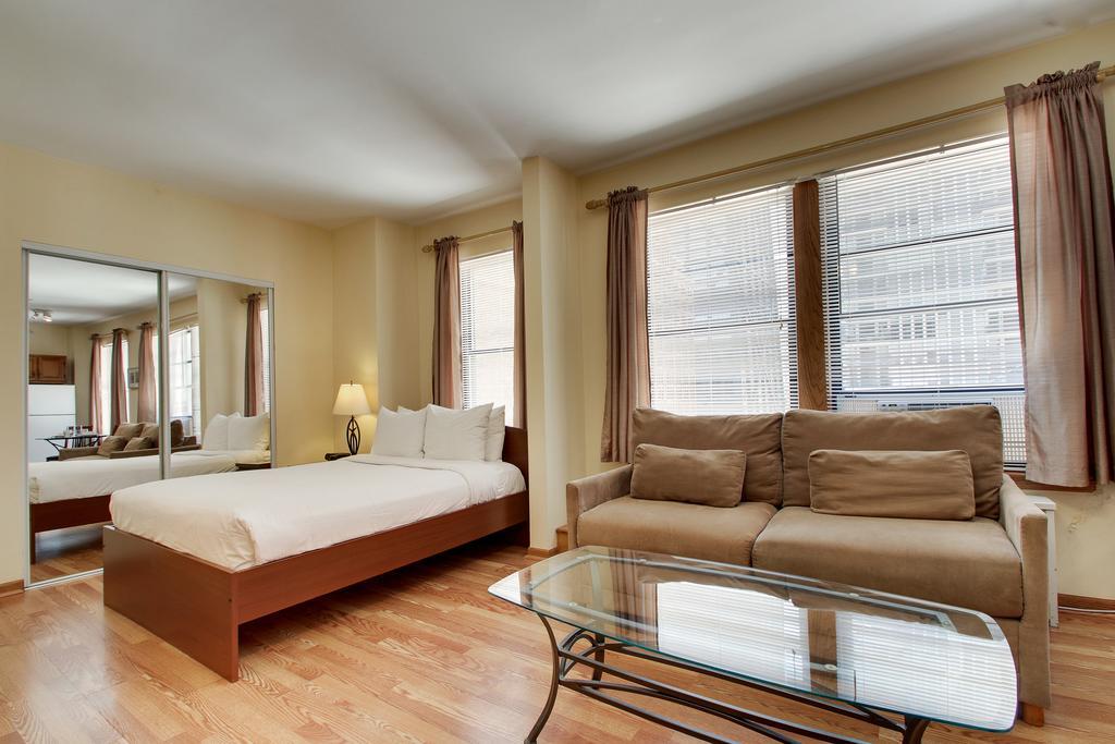Dewitt Hotel And Suites Chicago Room photo
